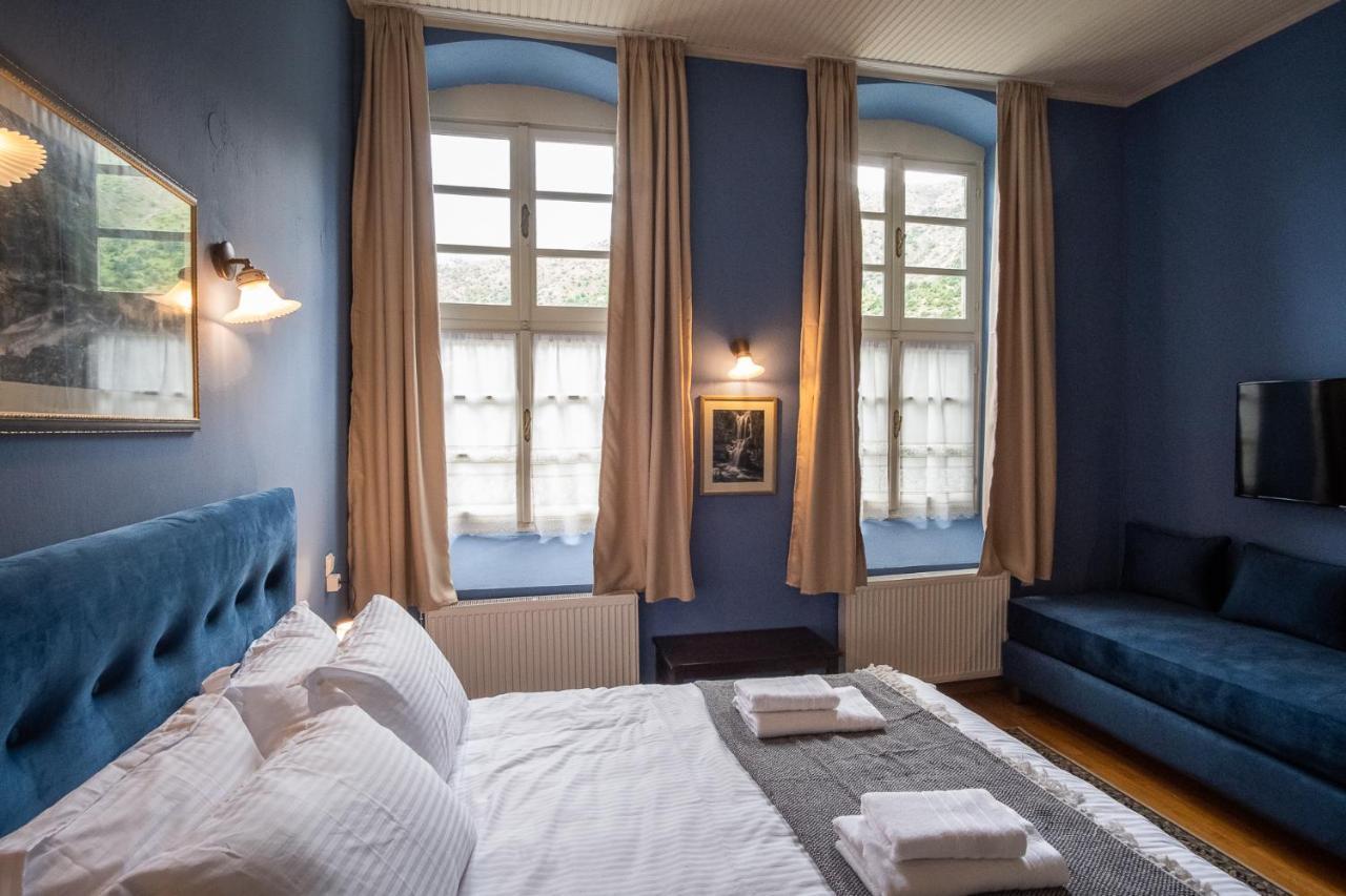 The Old School Boutique Hotel Сирако Экстерьер фото