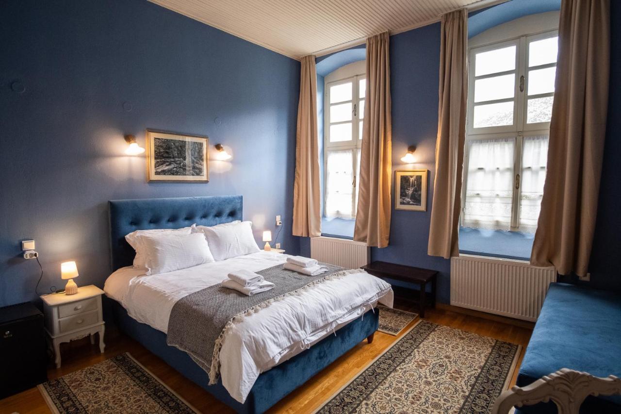 The Old School Boutique Hotel Сирако Экстерьер фото