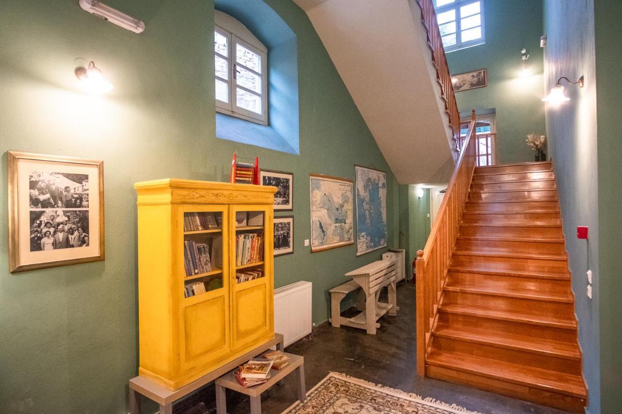The Old School Boutique Hotel Сирако Экстерьер фото